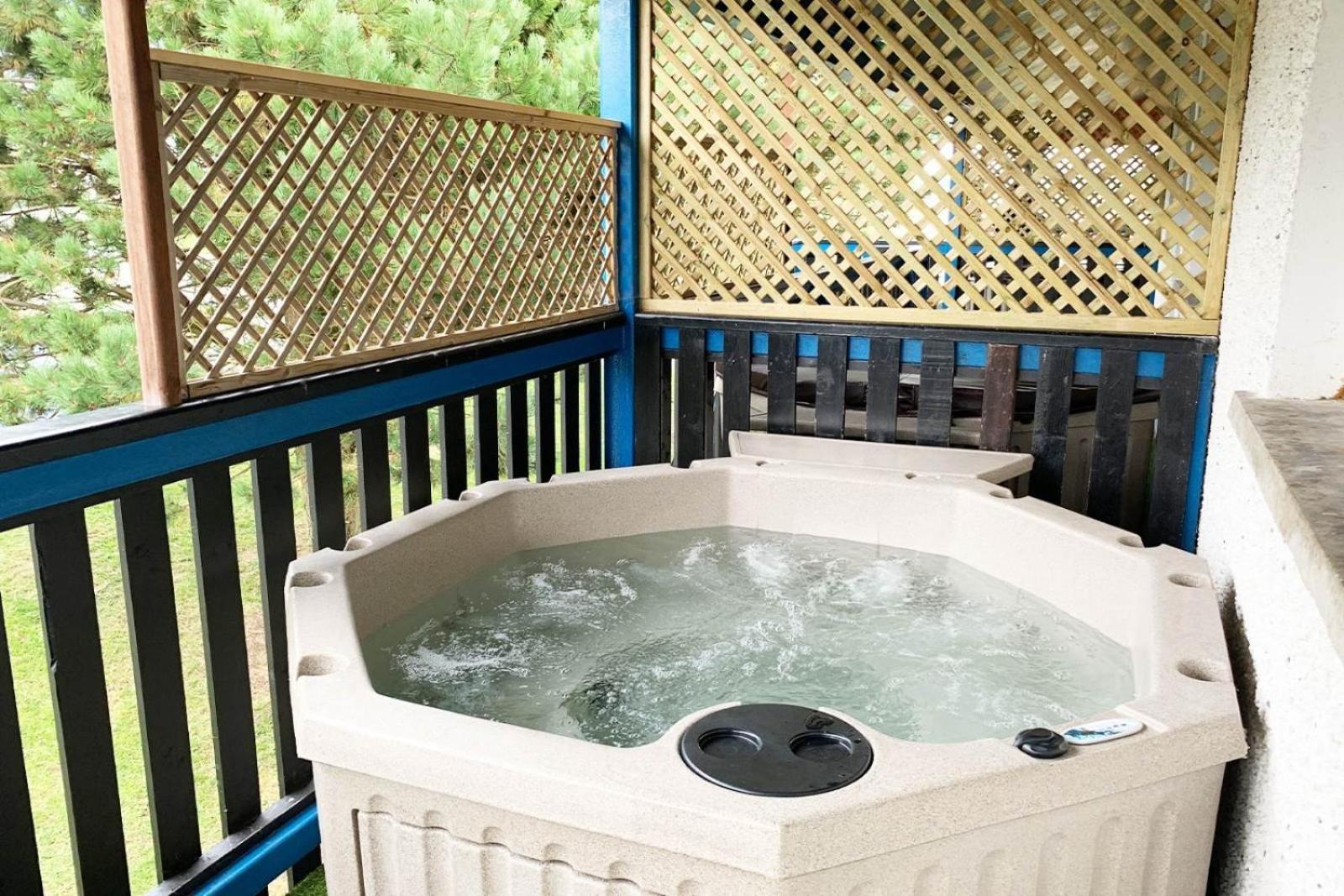 Rathlin Apartment - 2 Bedroom With Hot Tub Ballycastle Kültér fotó